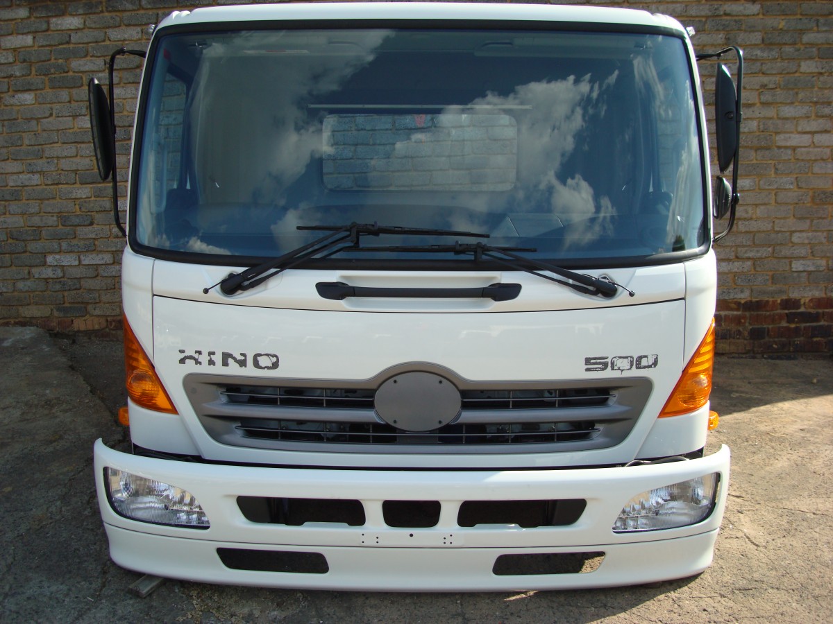 Toyota hino 500